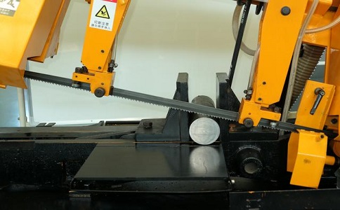 梓潼数控带锯床自动送料精度会出现偏差吗？